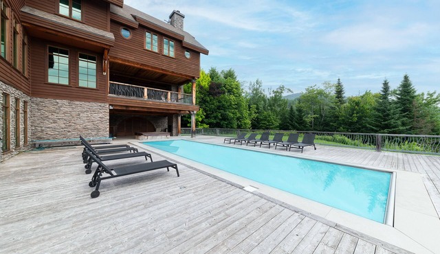 Prestigious villa of 6000 square feet