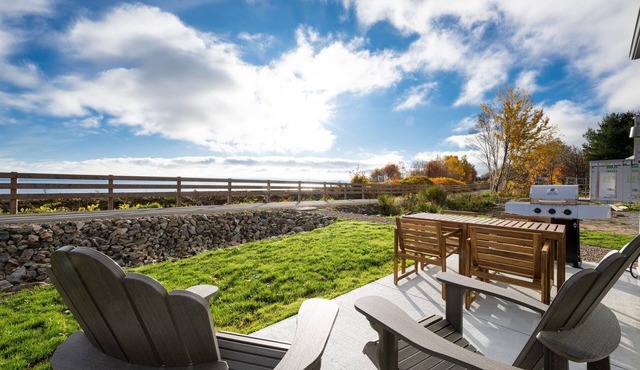 Panorama 1249: Majestic River View, Spacious Patio