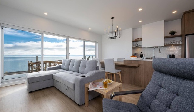Panorama 1251: Private & Luxury, River Sunsets