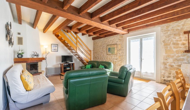 Petite house 'Gite Oléron Indoor Pool' with shared garden and Wi-Fi