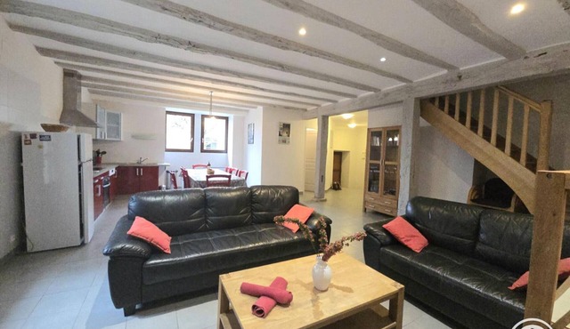 Périgord Cottage with Garden, WIFI & Pets Welcome