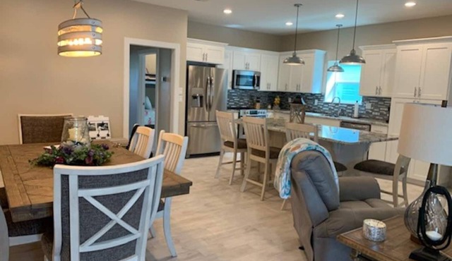 P.O.C TASTEFUL BARNDO- BRING BOAT AND FAMILY! PERFECT LOCATION!