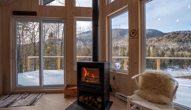 P'tit Plateau|Valley Bras du Nord|Vu|Sauna|River|Fire Place|EV Charger|Bike|SUP