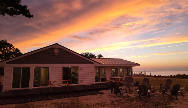 Promise Point, Bay Front home with dock 3BR 2BA surrounded by water