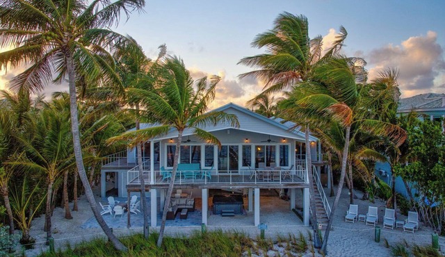 P04 - Spectacular 6 bedroom, 6 bath home is a rare beach front beauty!