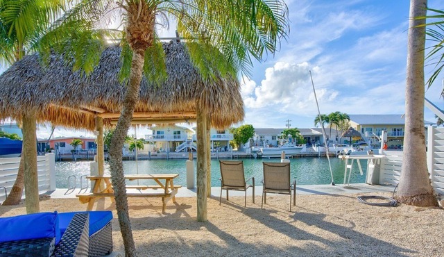 P09 - Cozy 2 Bedroom, 2 Bathroom, 1/2 Duplex in Key Colony