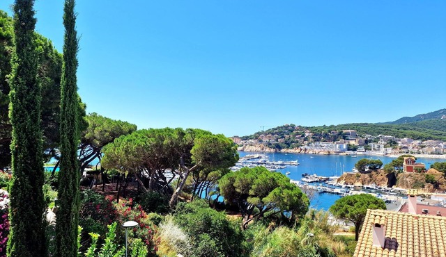 P2131- FANTASTIC VIEWS, AIR CONDITIONING, POOL AND WIFI