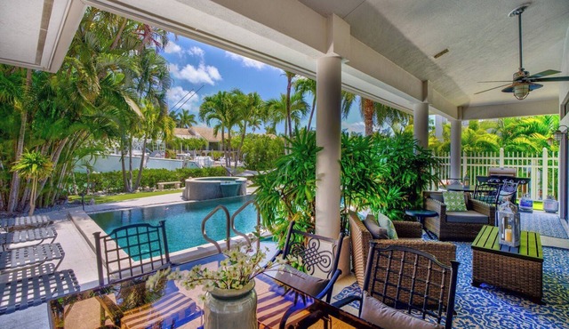 P28 - Luxury 4 bedroom, single family home with pool and dock in Key Colony Beach