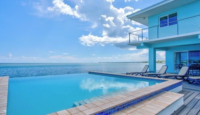P39 - 3 bed, 3 bath home with spectacular open water views