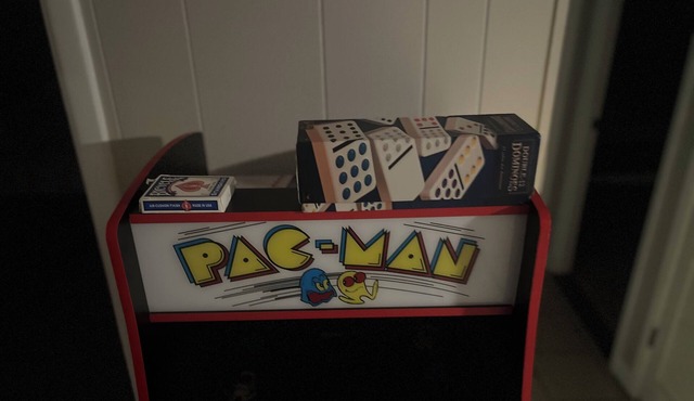 PAC-Man 2-bedroom apartment in cool Pensacola with AC for relaxing stays