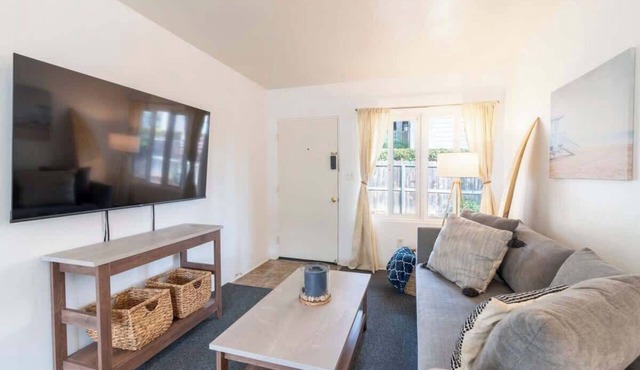 Pacific Beach Oasis - Walk to the Beach!