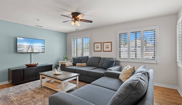 Pacific Blue Three| Walk to the Beach | 3 BR Home