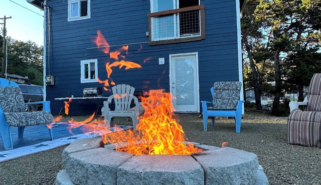 Pacific City Cabin walk to the beach, restaurants, coffee & wine tasting!