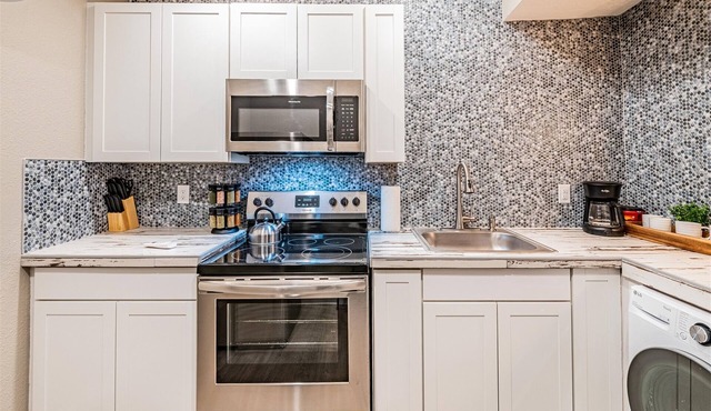 Pacific Edge C - 1 bed 1 bath | 1 Bed, 1 Bath