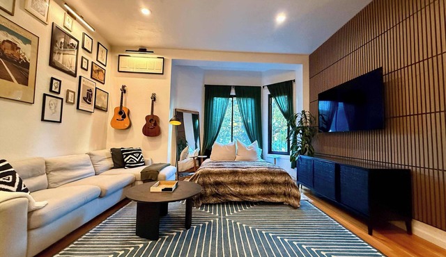 Pacific Heights Artists' Studio Loft