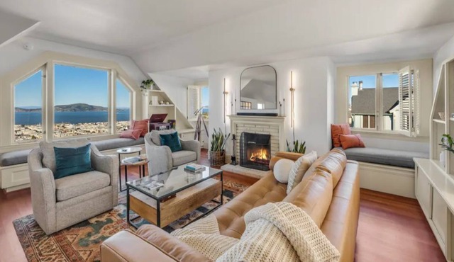 Pacific Heights Penthouse Apt with Panoramic Views!