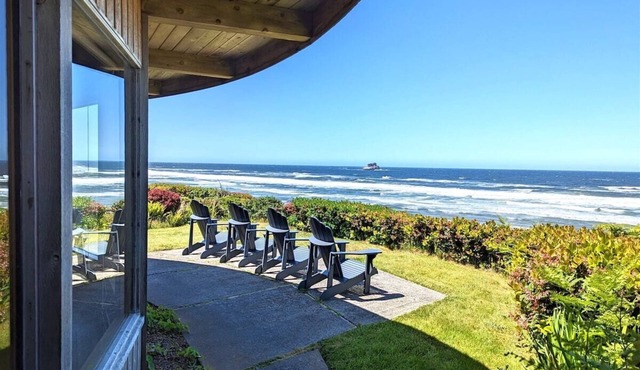 Pacific Knoll - Oceanfront!