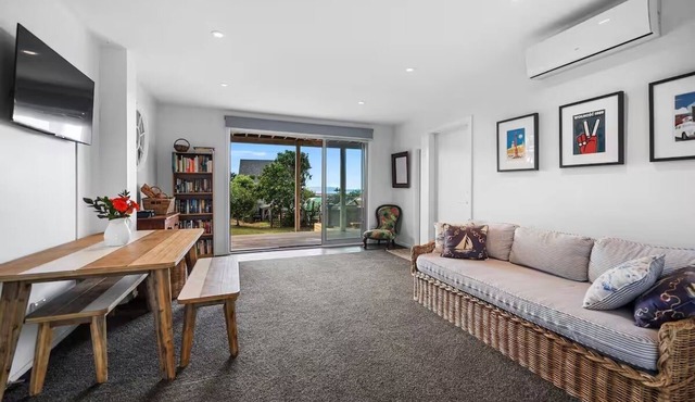 Pacific Ocean Breezes