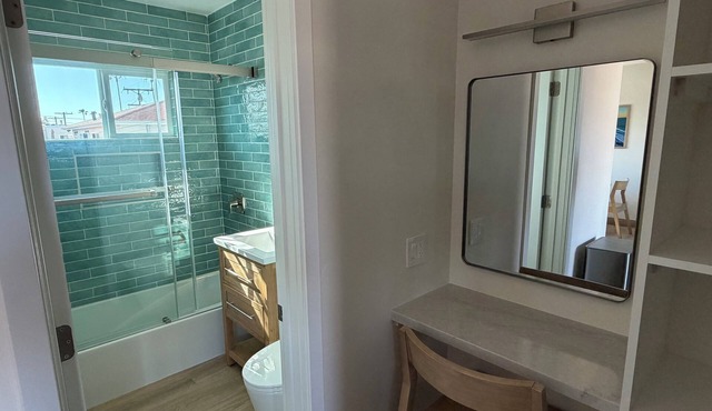 Pacific Tides -Entire 9-Unit Apartment Complex w/Parking + A/C in Pacific Beach