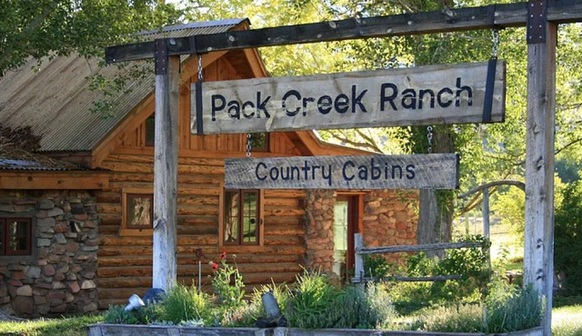 Pack Creek ~ Gate House : Beautiful Fully Renovated Cabin. Copper Soaking Tub. High-End Kitchen