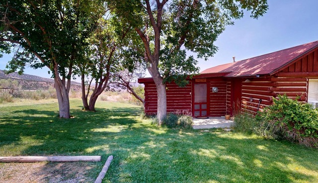 Pack Creek ~ Trails End. Affordable Cabin on the outskirts of Moab
