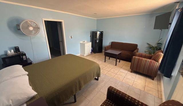 Packsaddle Motel