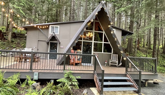 Packwood chalet, ski, hike, enjoy White pass, Gifford Pinchot, Mount Rainier