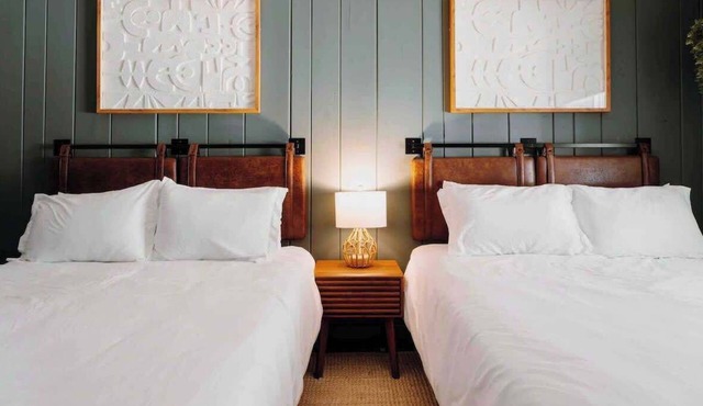 Packwood's Evergreen Room