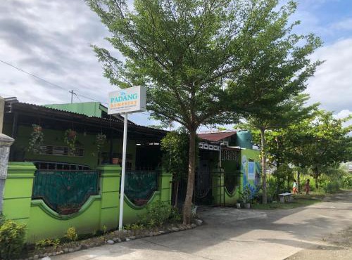 Padang Homestay