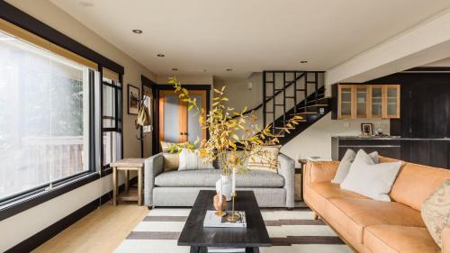 Paddington by AvantStay Cozy Chic Ski Lodge Mins from Mountain