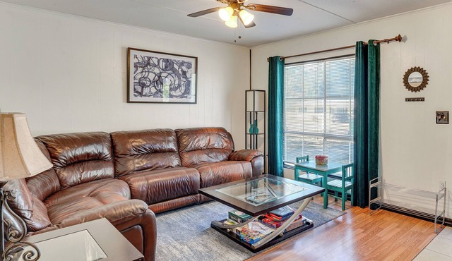 Paddle, Hike & More: Quiet Home in High Springs!