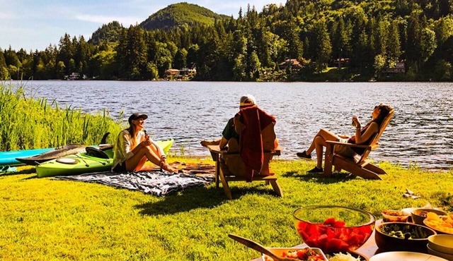 Paddle, Sauna, Relax—Lakefront!