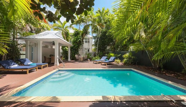 Paddleboarding Paradise | Nature Center. Pool. Four Bedroom Townhome