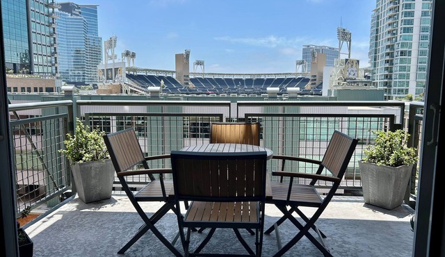 Padres Season/Petco! Cool Cozy Loft King Bed for 2 Pet Friendly