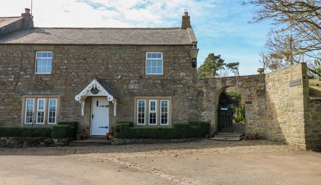 PAGECROFT COTTAGE, family friendly, with a garden in Haydon Bridge