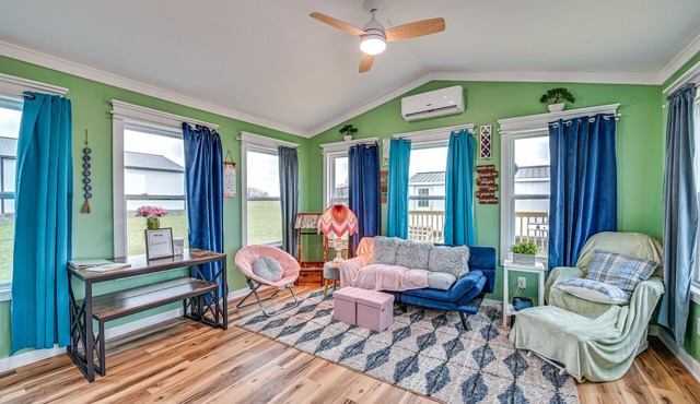 Paint Lick Escape w/ Spa Services & Deck!