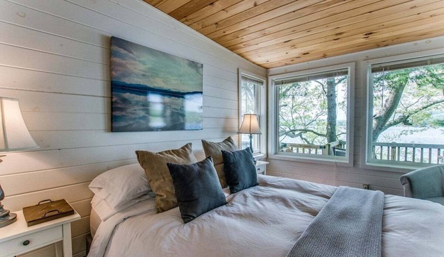 Painted Quail: quiet 2 bedroom cottage on Lamoka Lake