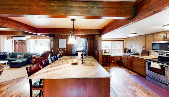 Pair of dog-friendly cabins with outdoor areas, fireplace, foosball, & 2 W/Ds