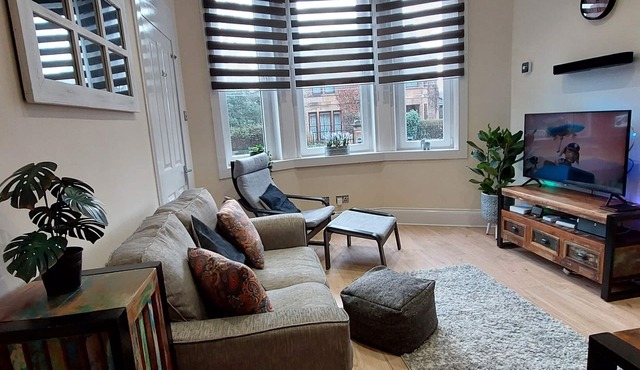 Paisley Pattern Flat West End UWS UNI GLA Glasgow Airport