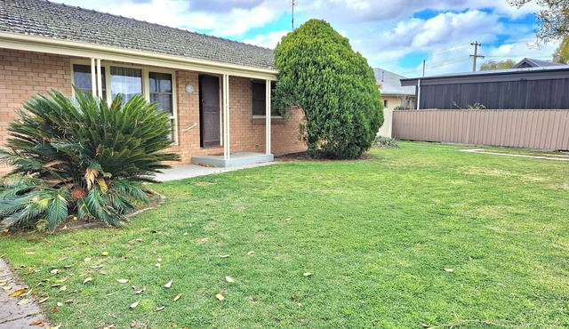 PAK House Central - NEW LISTING - central spacious family home