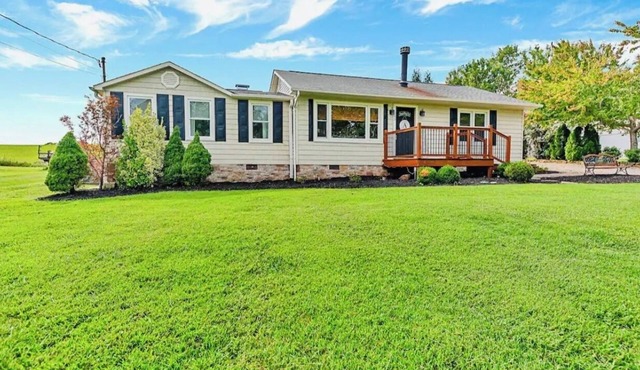 Palace of Porterfield awaits you in Seymour, central to Knoxville/Pigeon Forge!