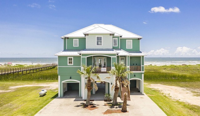 Palace On The Beach - Elevator Access - Beautiful Beach & Bay Views