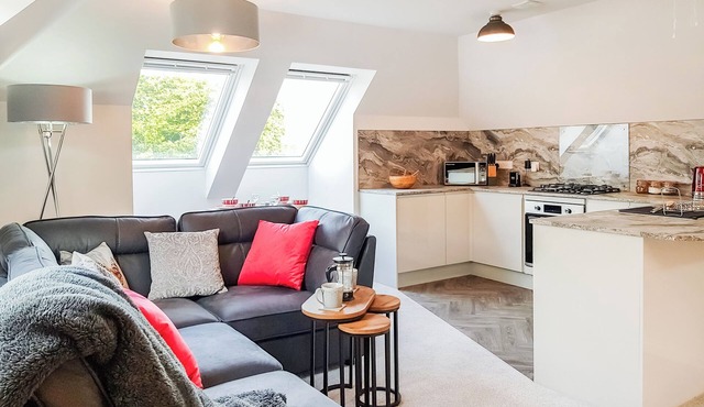 Palace View - UK40569