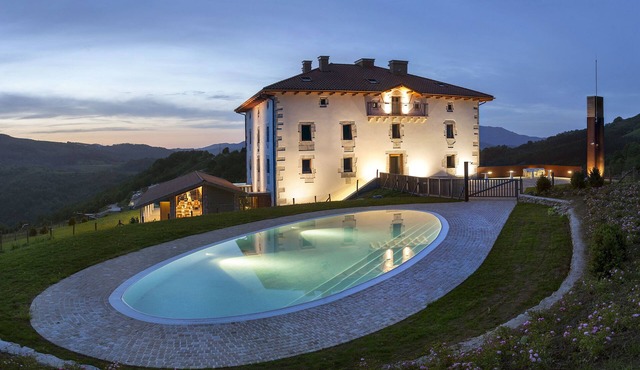 Palacio de Yrisarri by IrriSarri Land