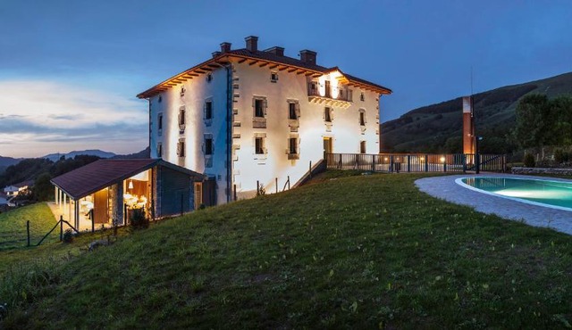 Palacio de Yrisarri by IrriSarri Land