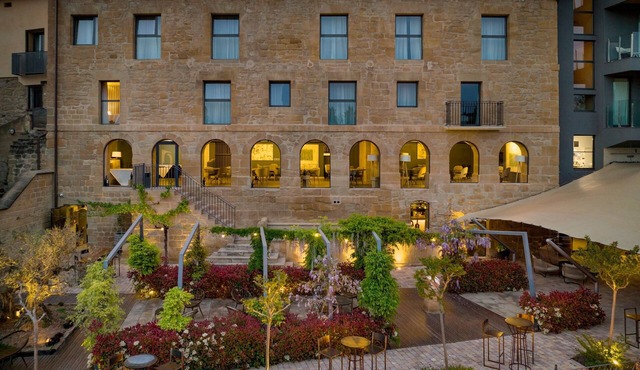 Palacio Tondon, Autograph Collection