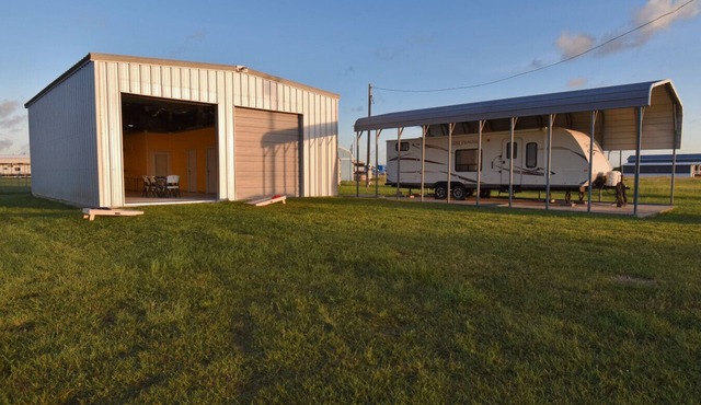 Palacios Paradise, fishing, game room, rural