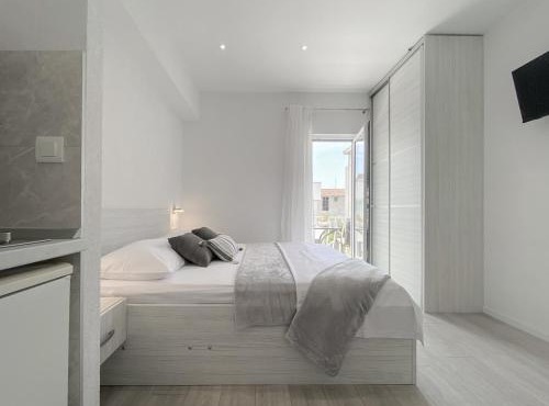Paladin Studio Apartments