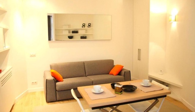 Palais Royal Paris, rue d'Argenteuil VII