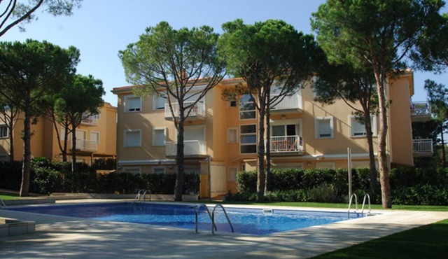 Palamos beach and pool